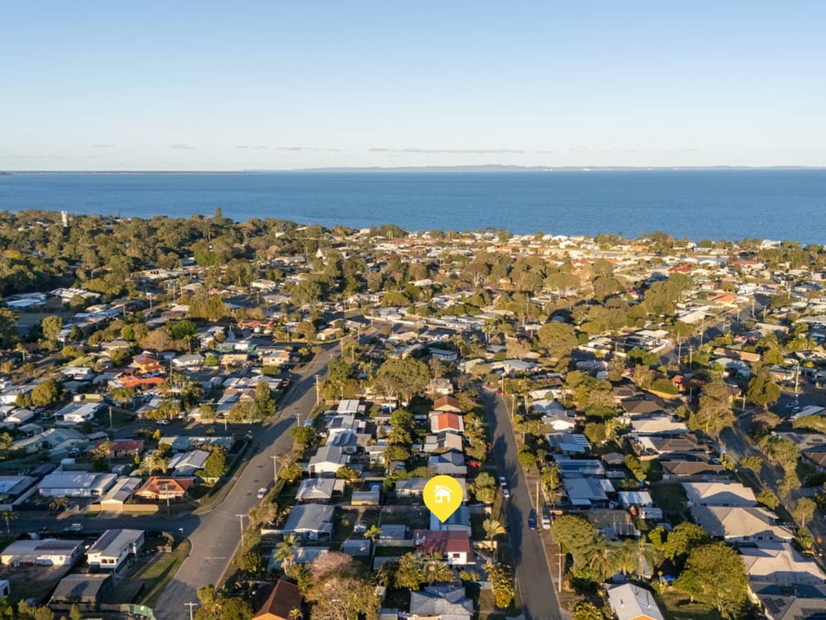 27 Gillian Street, BEACHMERE - Thumbnail 18