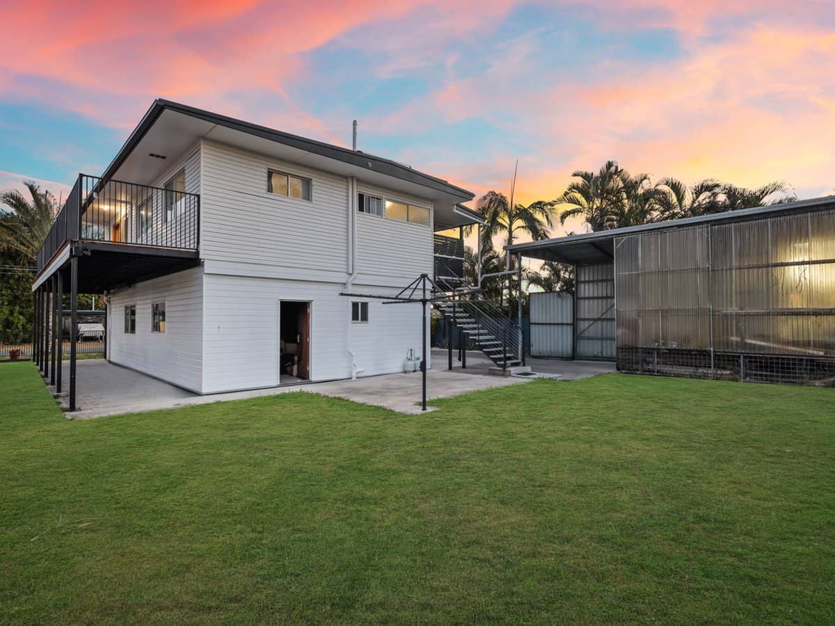 27 Gillian Street, BEACHMERE - Thumbnail 23
