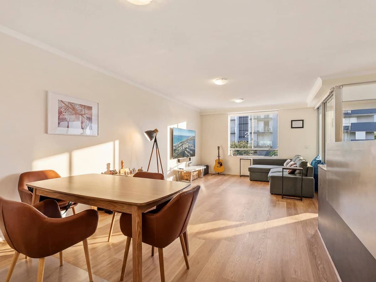 12 Executive Drive, BURLEIGH WATERS - Thumbnail 6