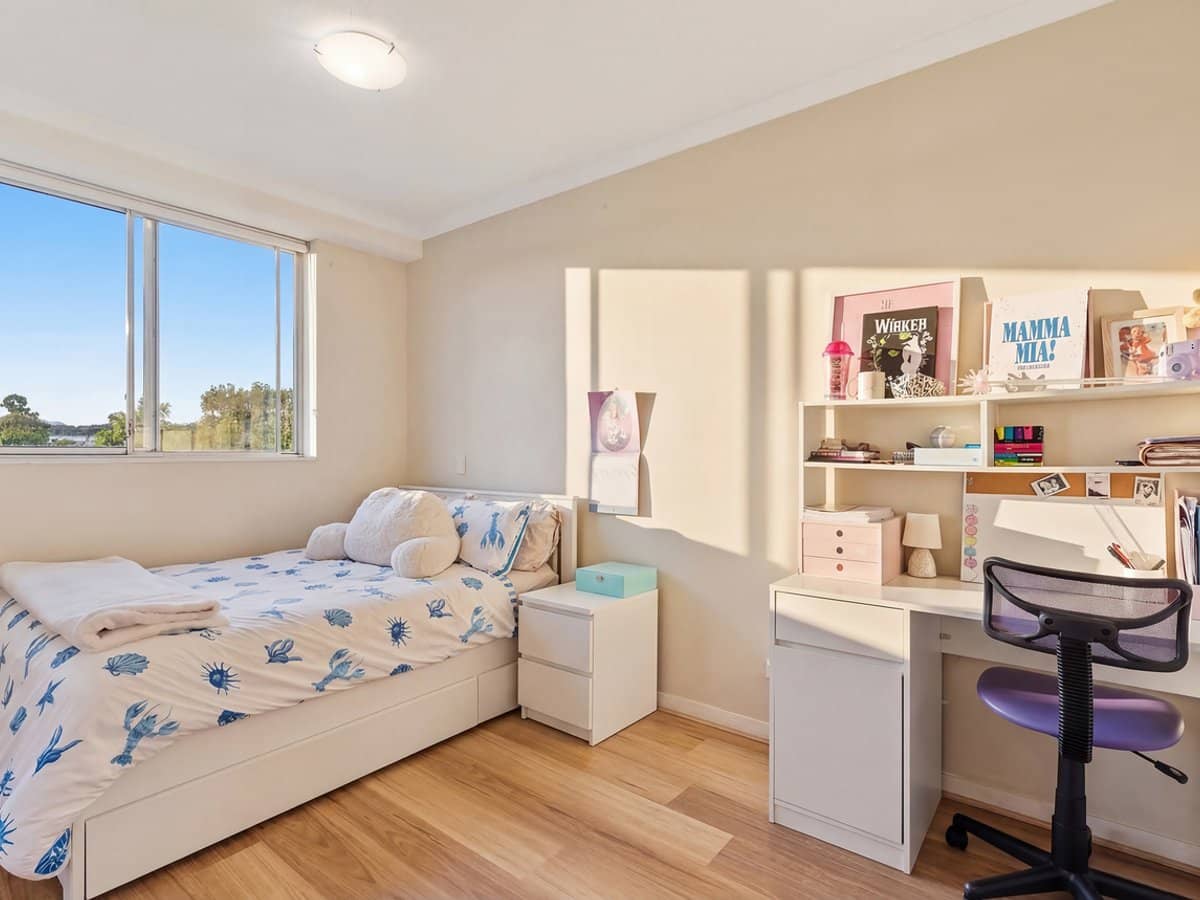 12 Executive Drive, BURLEIGH WATERS - Thumbnail 11