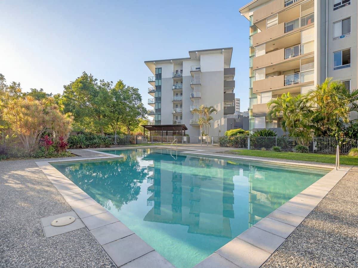 12 Executive Drive, BURLEIGH WATERS - Thumbnail 15