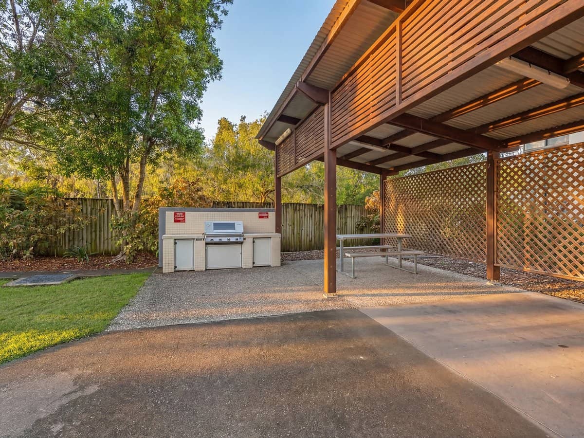 12 Executive Drive, BURLEIGH WATERS - Thumbnail 17