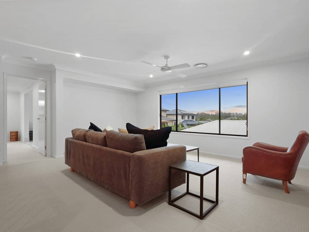 9 April Crescent, BRIDGEMAN DOWNS - Thumbnail 12