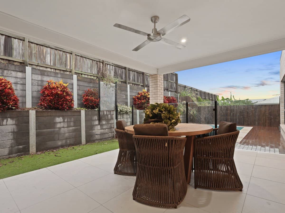 9 April Crescent, BRIDGEMAN DOWNS - Thumbnail 23