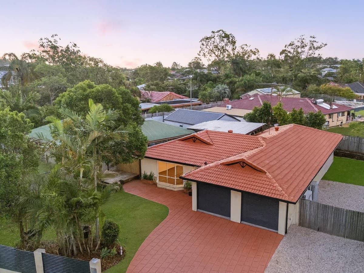 2 YARABAH Crescent, SHAILER PARK - Thumbnail 2