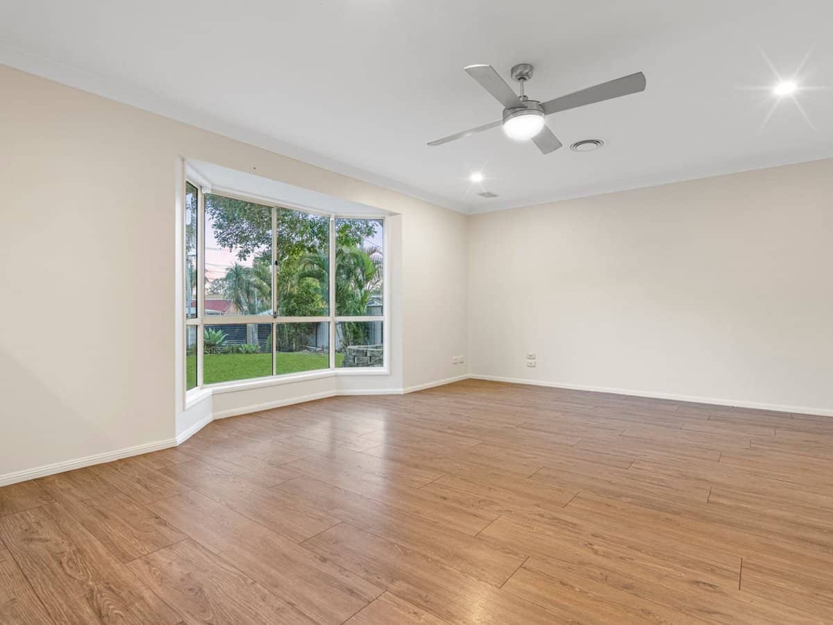 2 YARABAH Crescent, SHAILER PARK - Thumbnail 4