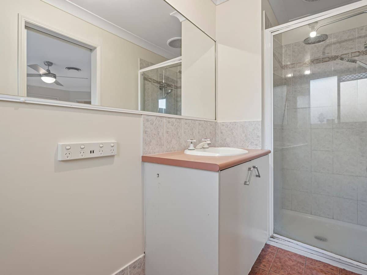 2 YARABAH Crescent, SHAILER PARK - Thumbnail 14