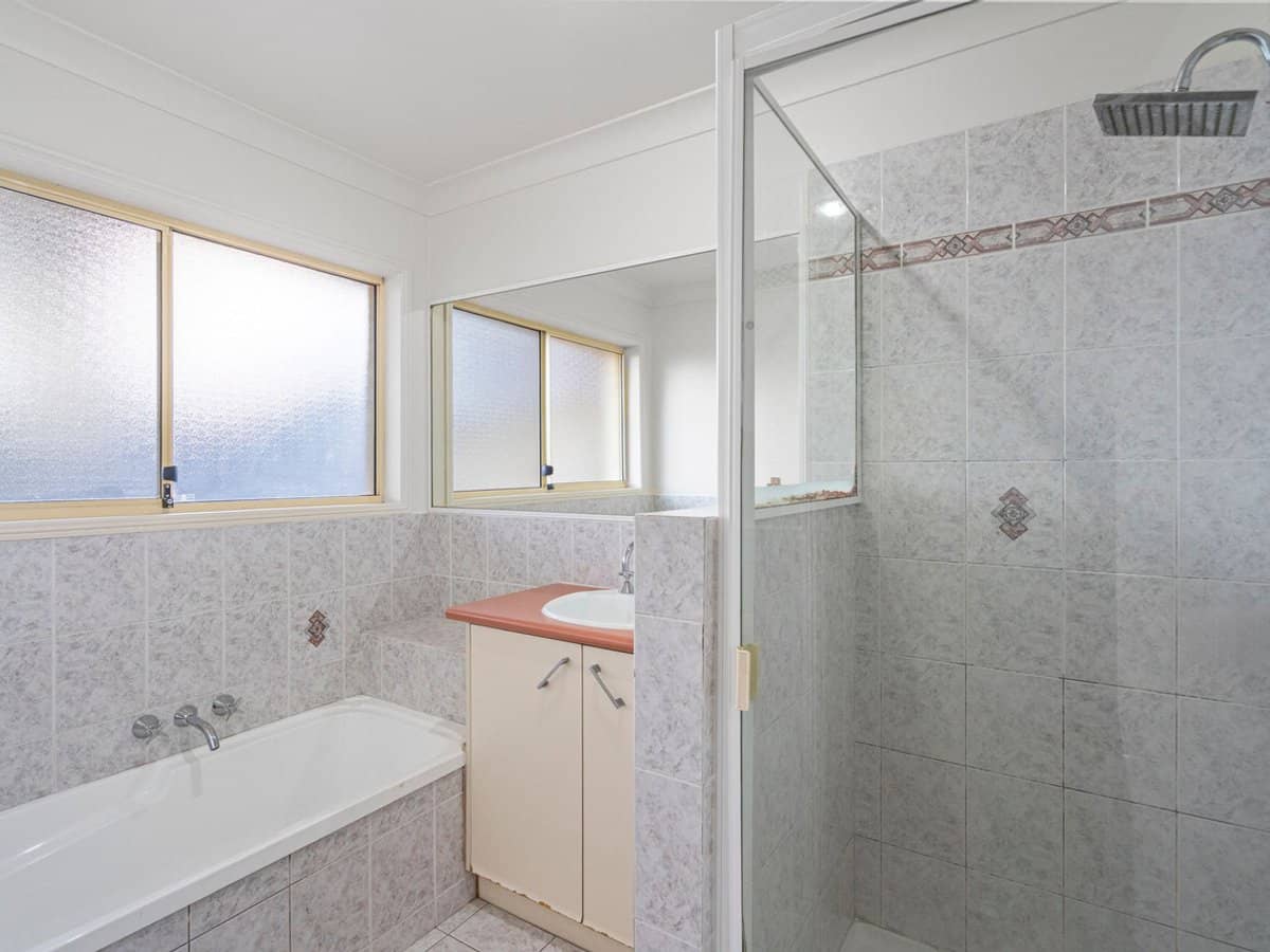 2 YARABAH Crescent, SHAILER PARK - Thumbnail 18