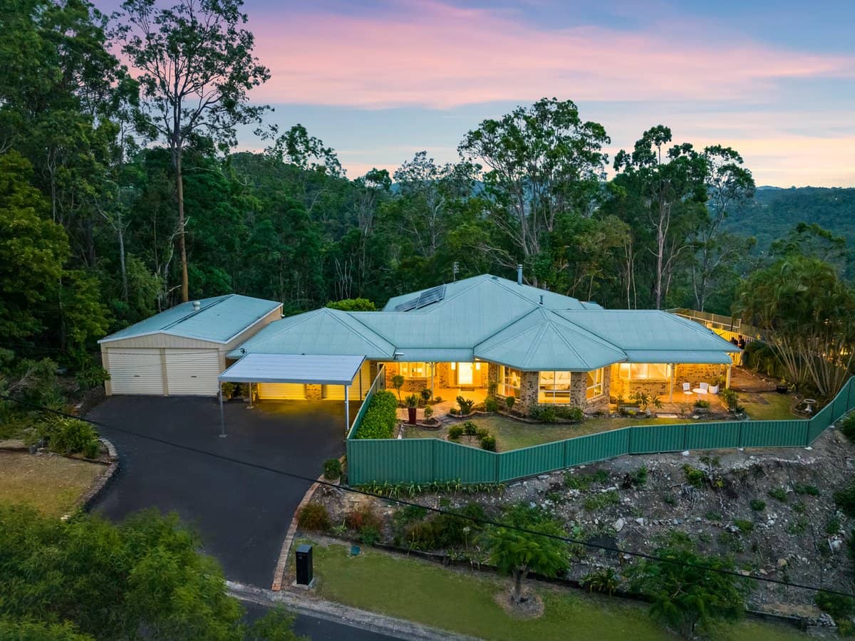 55 Saunders Drive, BONOGIN - Thumbnail 6