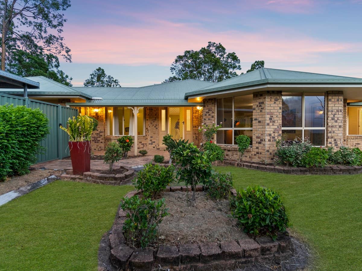 55 Saunders Drive, BONOGIN - Thumbnail 12