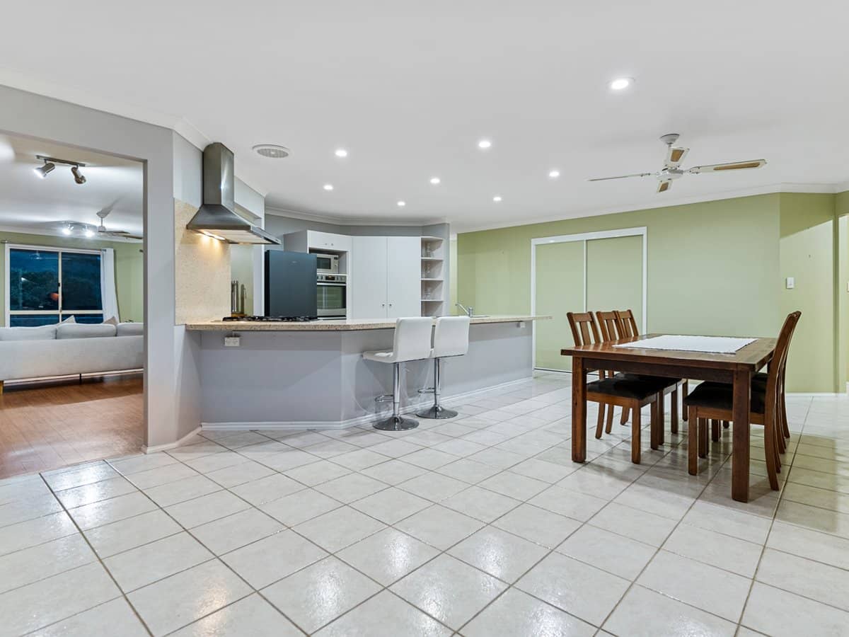 55 Saunders Drive, BONOGIN - Thumbnail 17