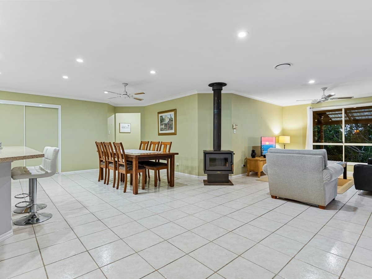 55 Saunders Drive, BONOGIN - Thumbnail 25