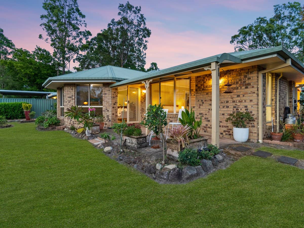 55 Saunders Drive, BONOGIN - Thumbnail 35