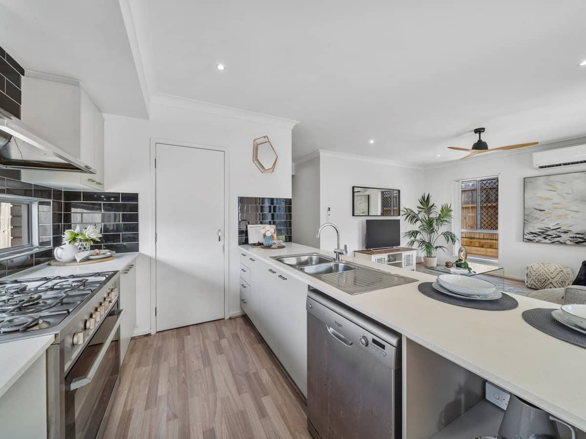 9 Mount Glorious Street, PARK RIDGE - Thumbnail 4