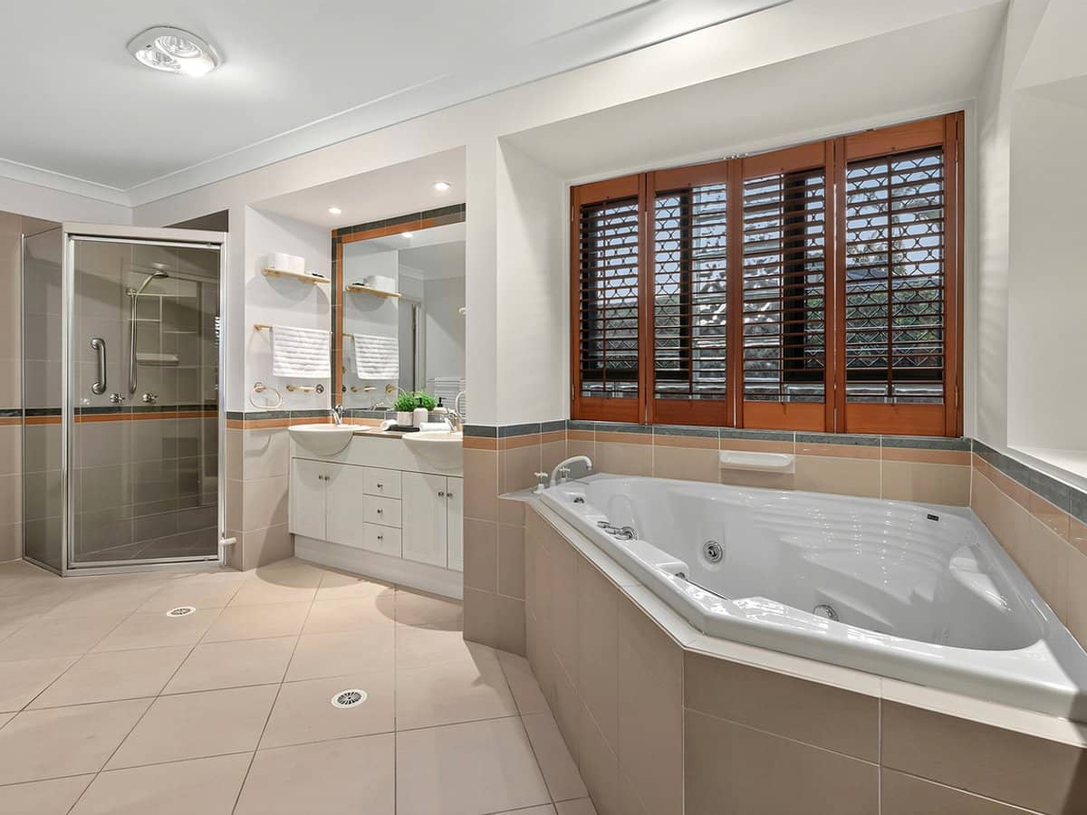 8 Casuarina Street, BRIDGEMAN DOWNS - Thumbnail 14