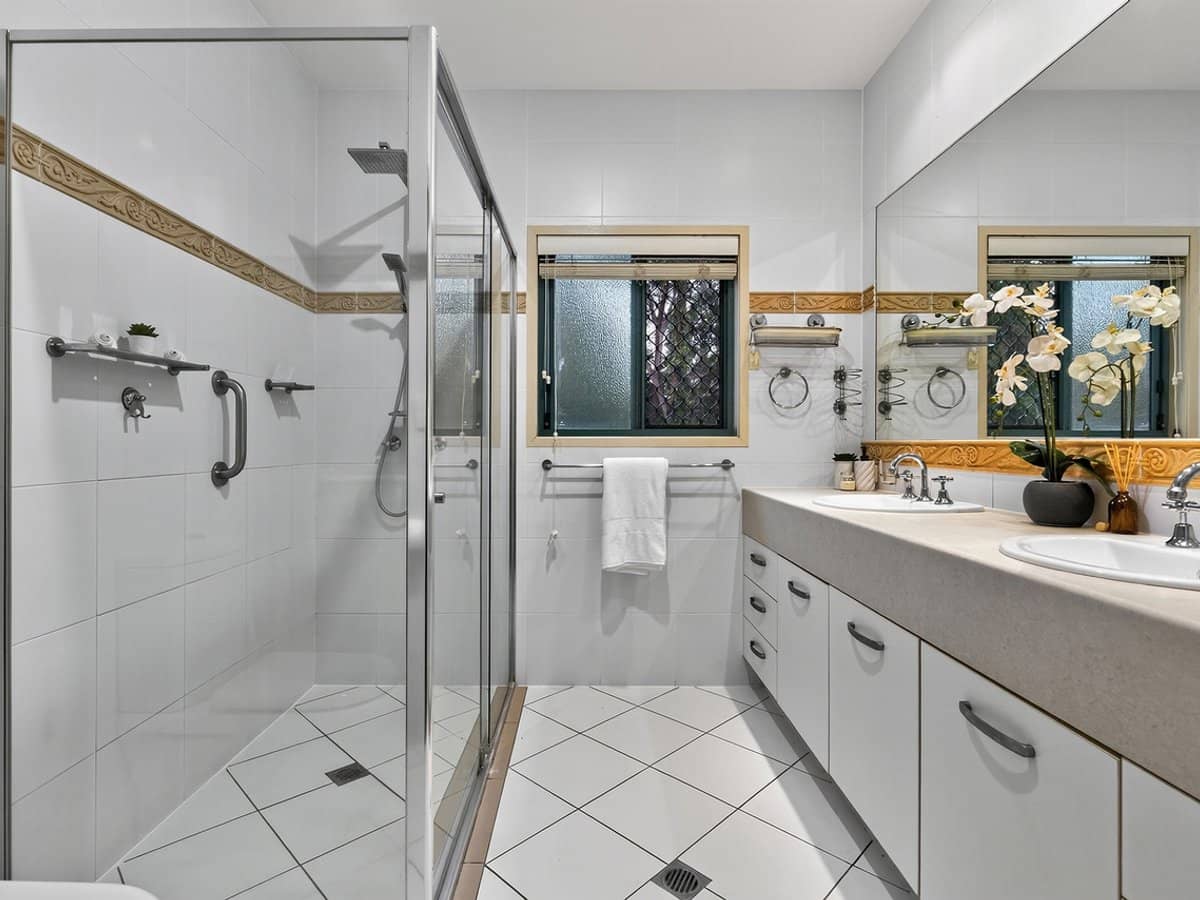 8 Casuarina Street, BRIDGEMAN DOWNS - Thumbnail 20