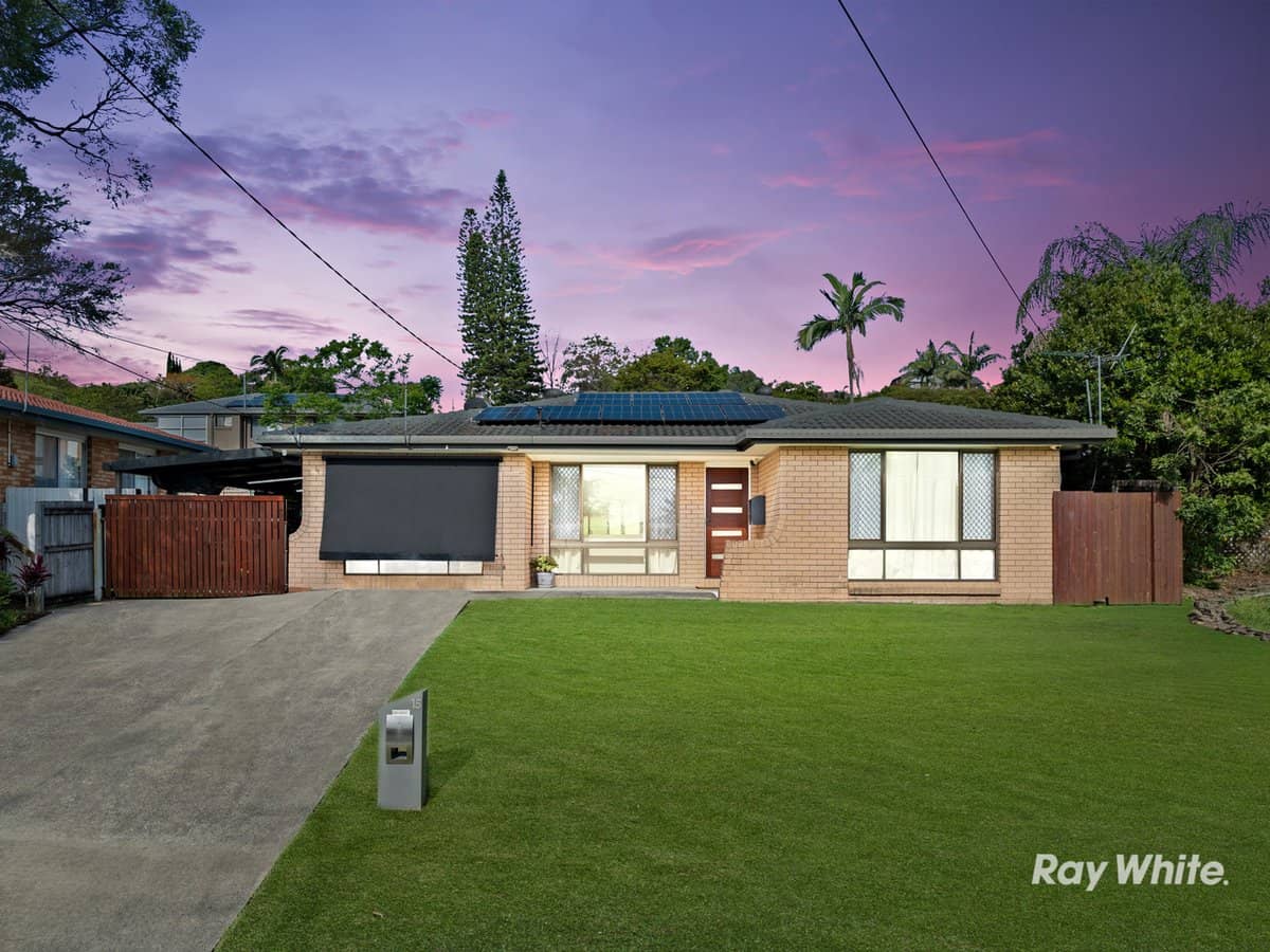 15 Bradley Street, SPRINGWOOD - Thumbnail 1