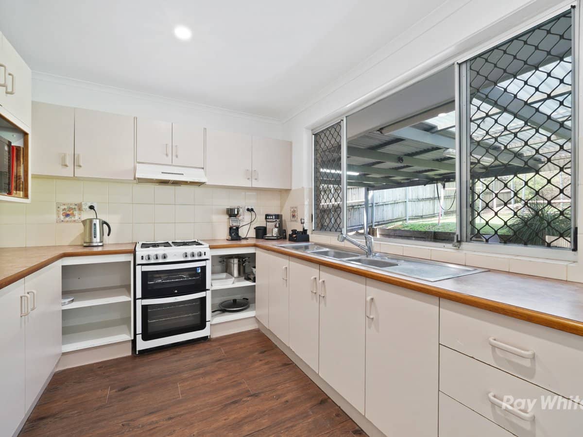 15 Bradley Street, SPRINGWOOD - Thumbnail 10