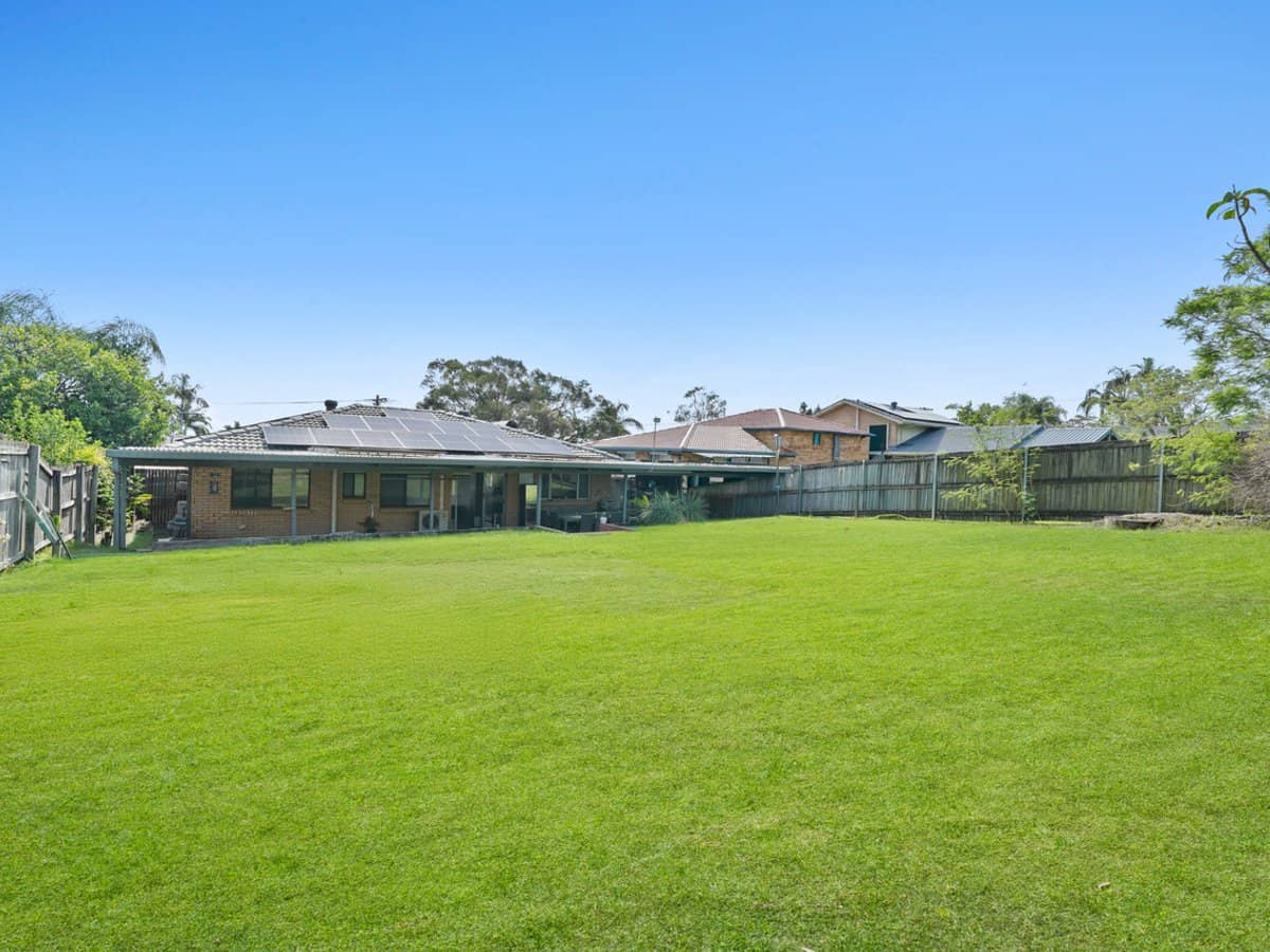 15 Bradley Street, SPRINGWOOD - Thumbnail 18