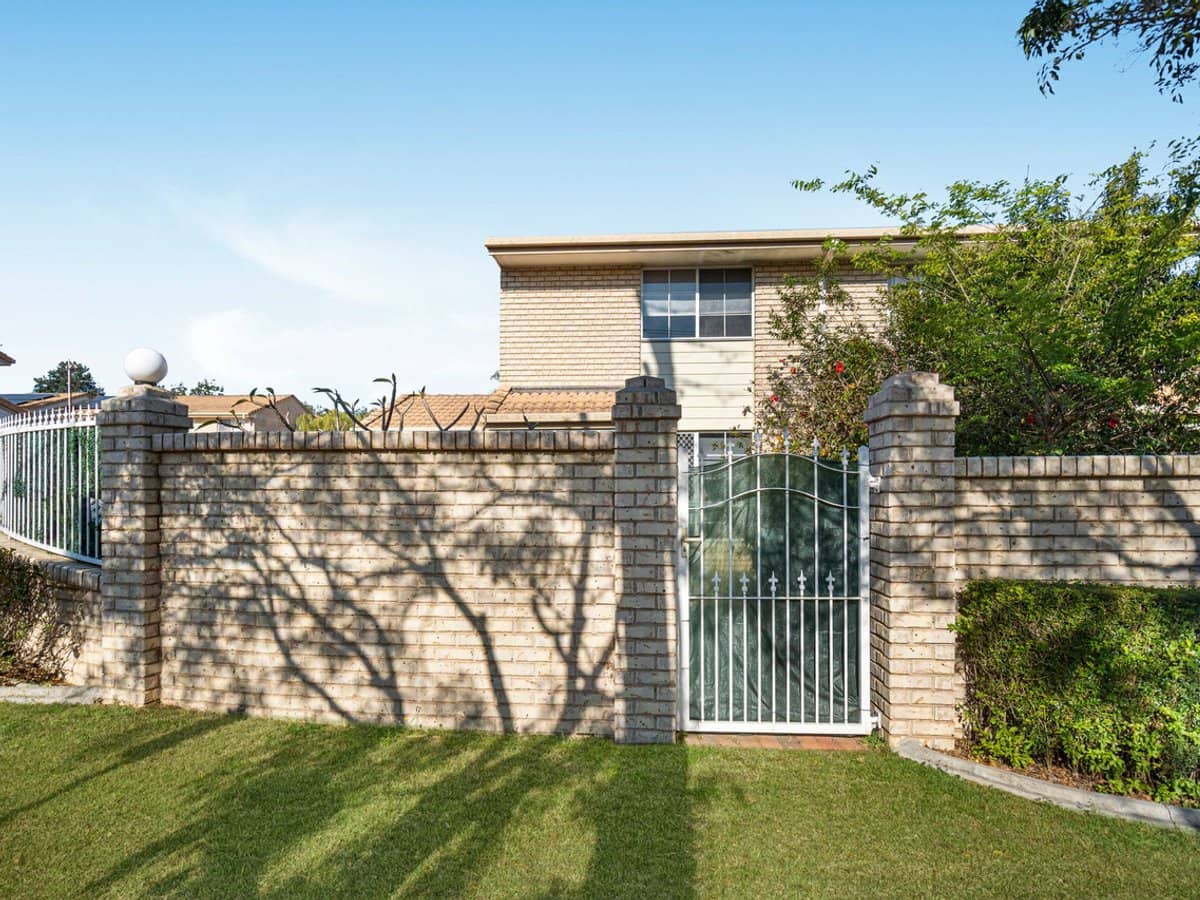 15 Magellan Road, SPRINGWOOD - Thumbnail 1