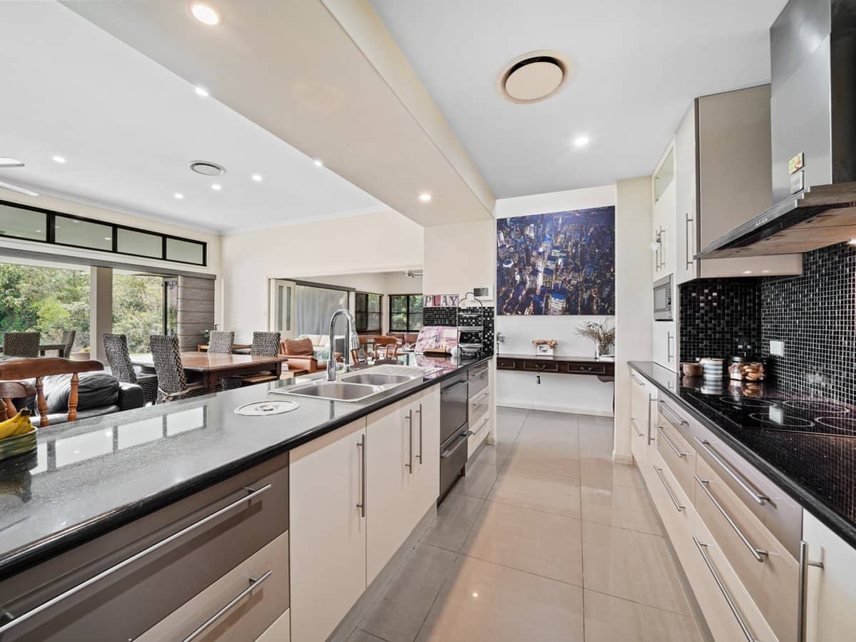 97 Wildsoet Street, BURBANK - Thumbnail 9