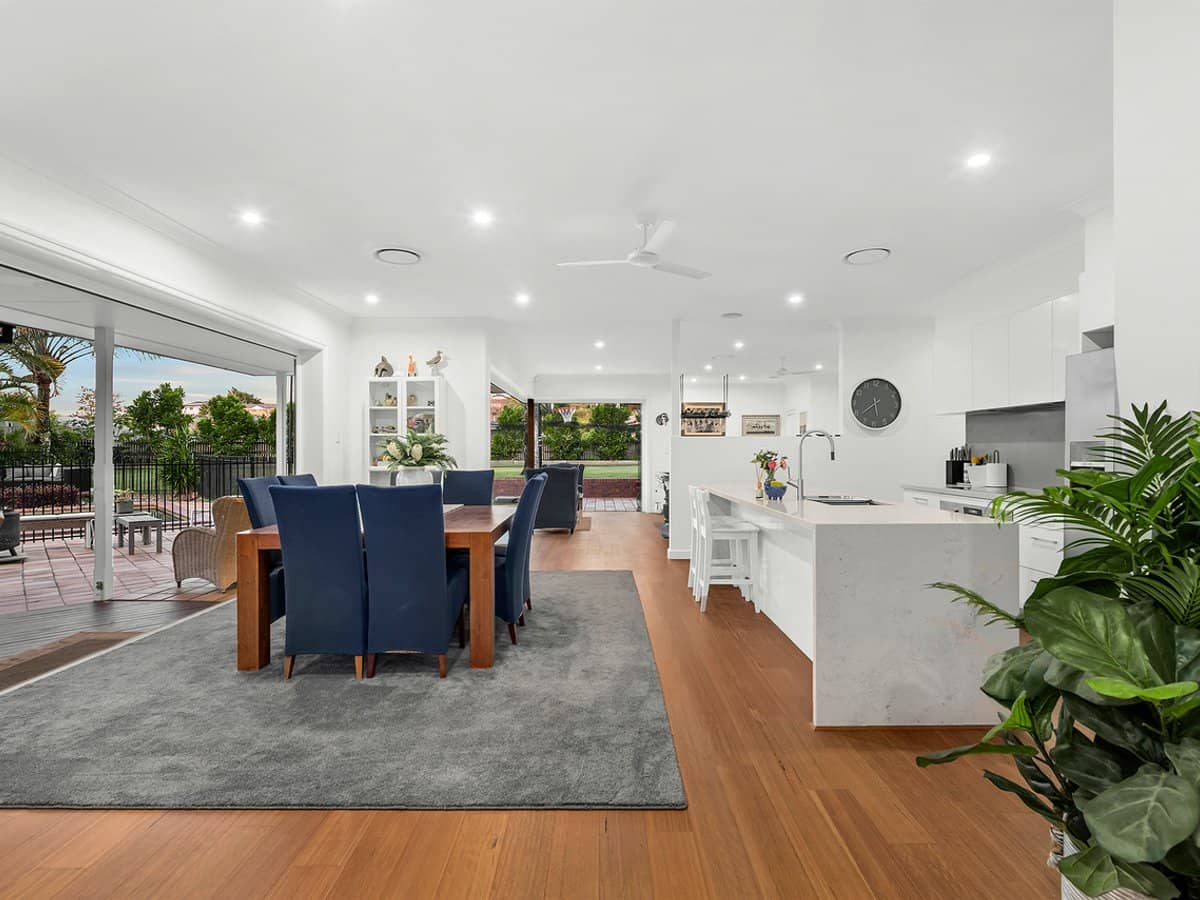 91 Saturn Crescent, BRIDGEMAN DOWNS - Thumbnail 5