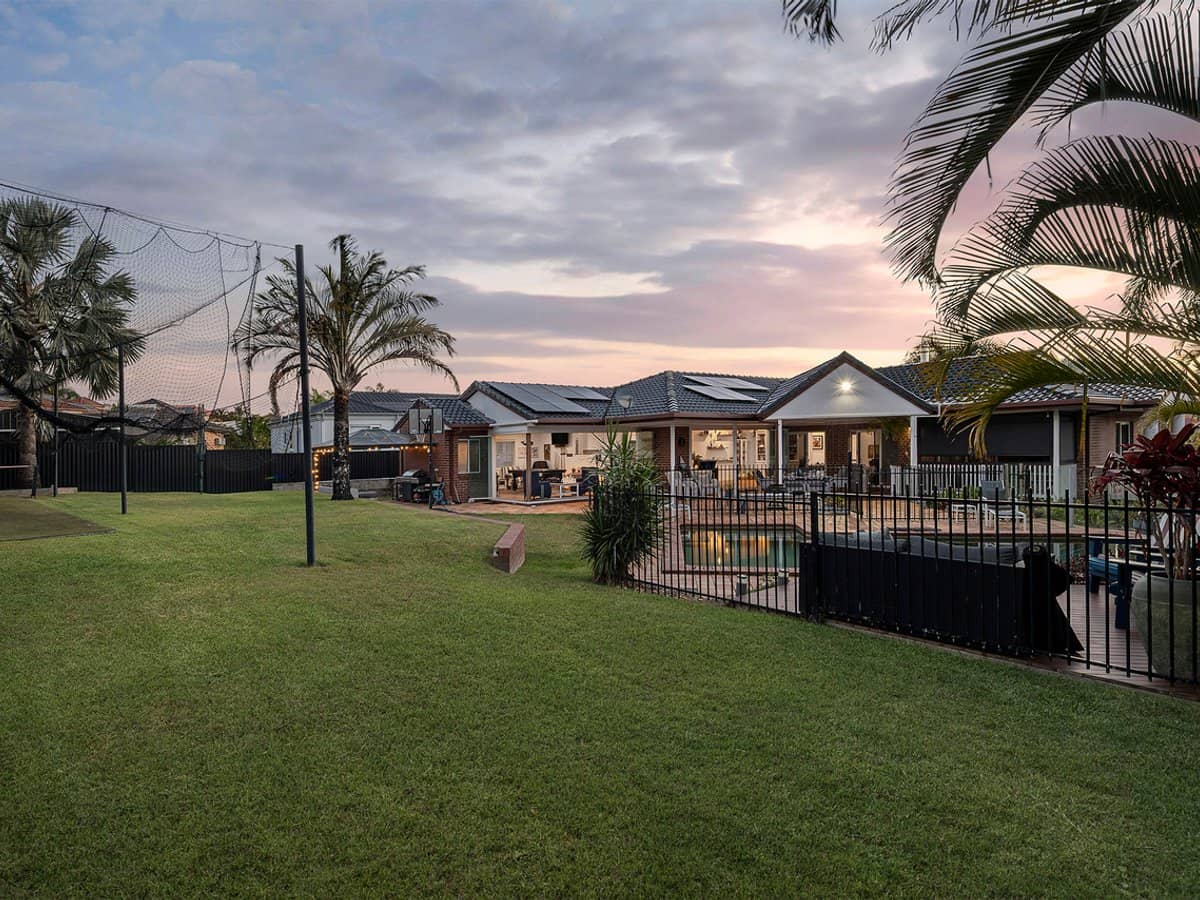 91 Saturn Crescent, BRIDGEMAN DOWNS - Thumbnail 21