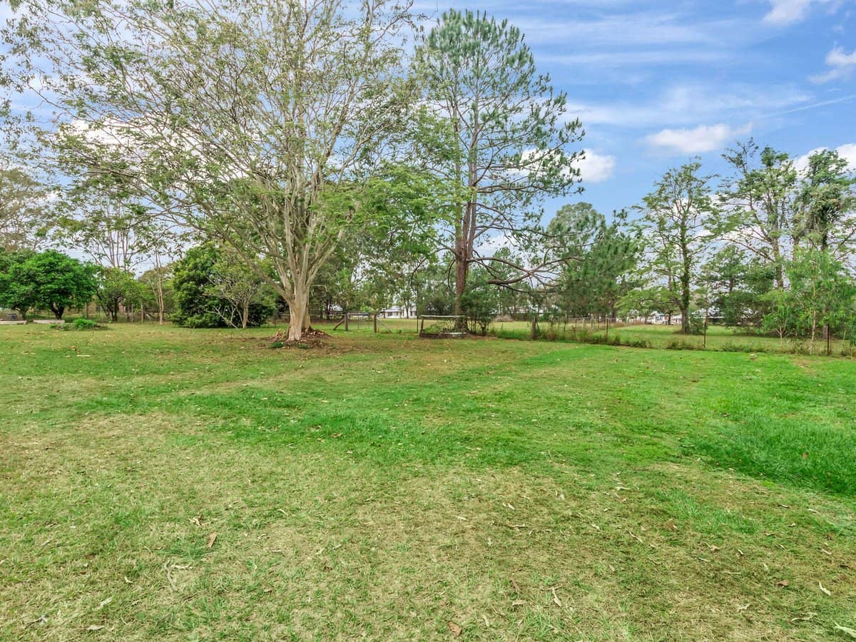 5-11 McLoughlin Road, MORAYFIELD - Thumbnail 3