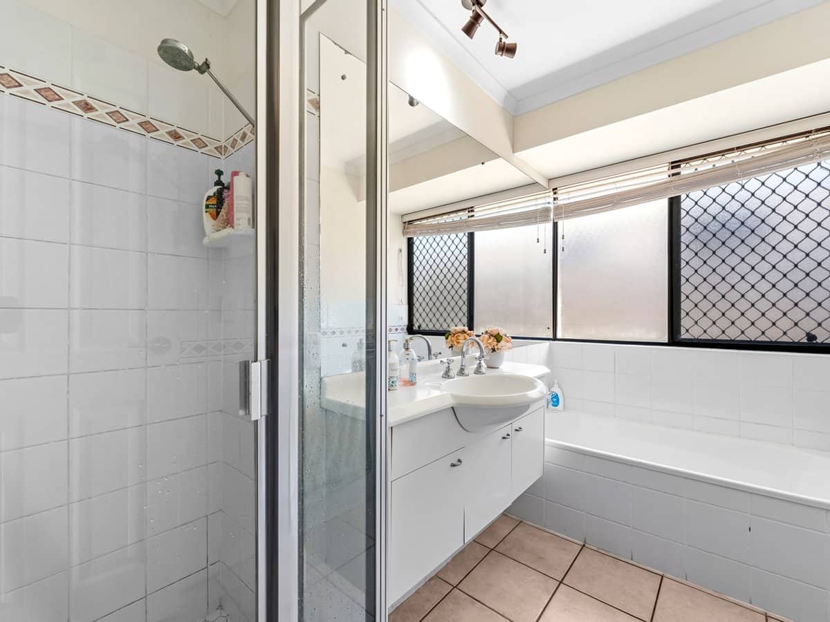 33 Brighton Parade, FOREST LAKE - Thumbnail 14