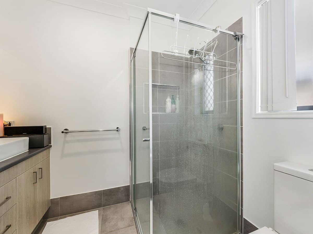 116-118 Oakey Flat Road, MORAYFIELD - Thumbnail 7