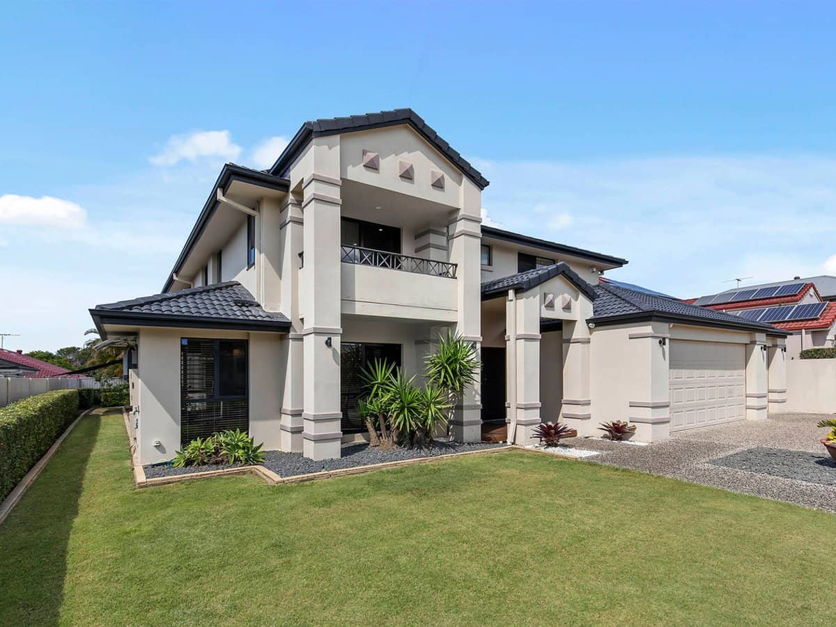 12 Trequanda Place, BRIDGEMAN DOWNS - Thumbnail 3