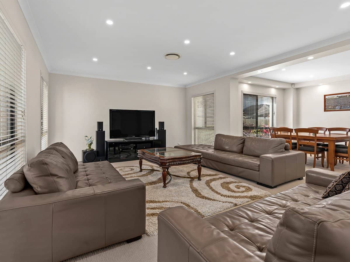 12 Trequanda Place, BRIDGEMAN DOWNS - Thumbnail 6