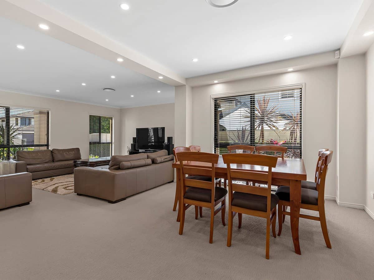 12 Trequanda Place, BRIDGEMAN DOWNS - Thumbnail 7