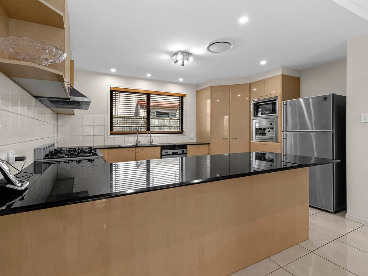 12 Trequanda Place, BRIDGEMAN DOWNS - Thumbnail 10