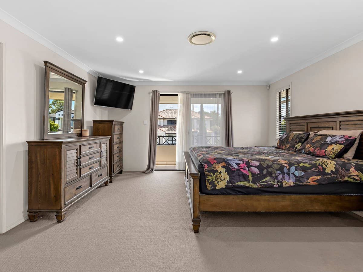 12 Trequanda Place, BRIDGEMAN DOWNS - Thumbnail 11