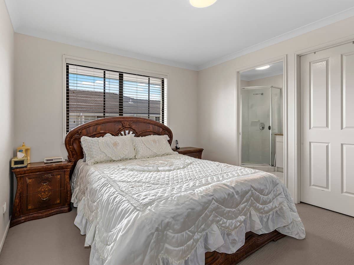 12 Trequanda Place, BRIDGEMAN DOWNS - Thumbnail 13