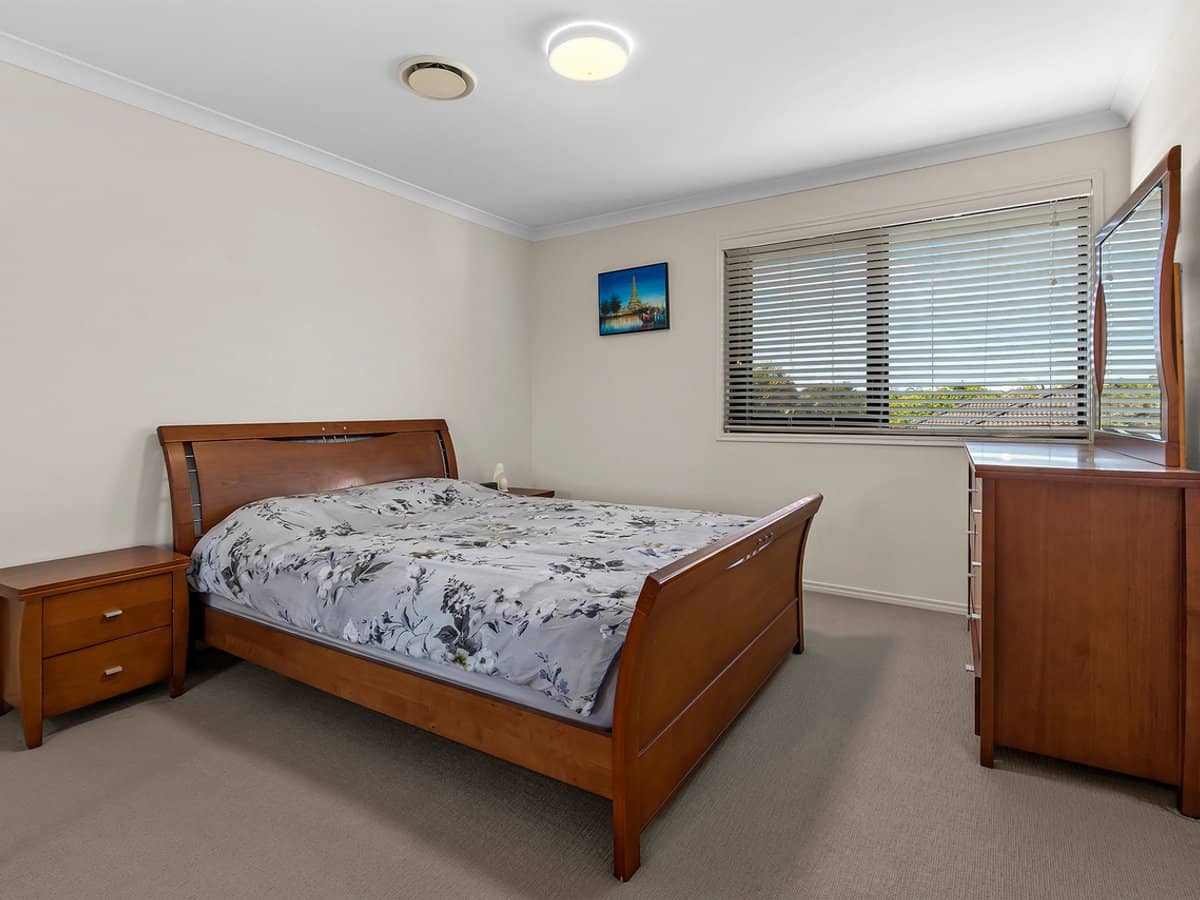 12 Trequanda Place, BRIDGEMAN DOWNS - Thumbnail 16