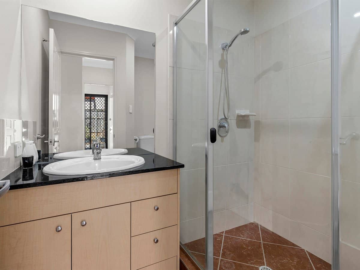 12 Trequanda Place, BRIDGEMAN DOWNS - Thumbnail 20