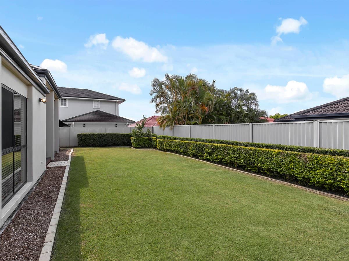12 Trequanda Place, BRIDGEMAN DOWNS - Thumbnail 23