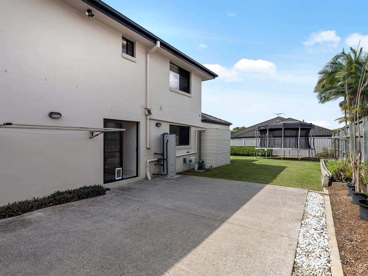 12 Trequanda Place, BRIDGEMAN DOWNS - Thumbnail 24