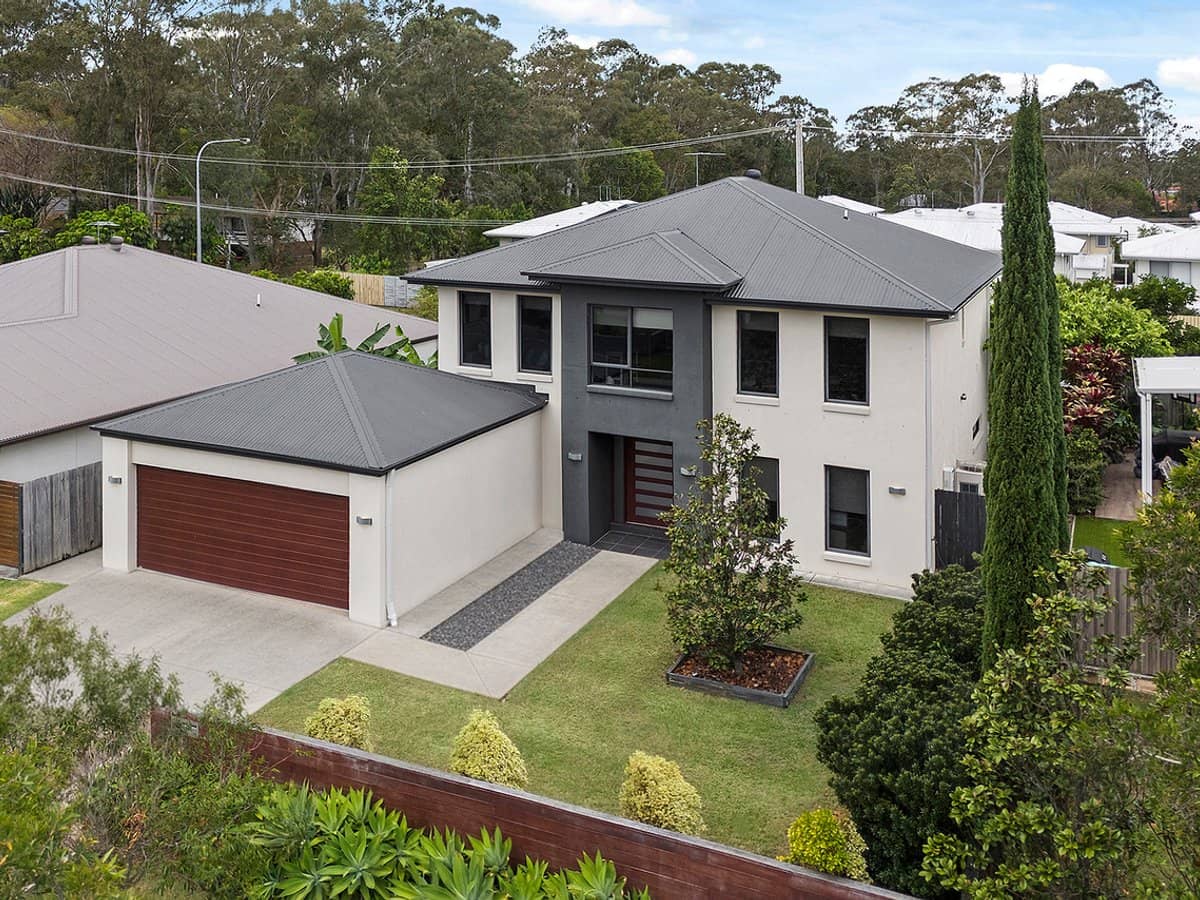 6 Scholard Crescent, BRIDGEMAN DOWNS - Thumbnail 1