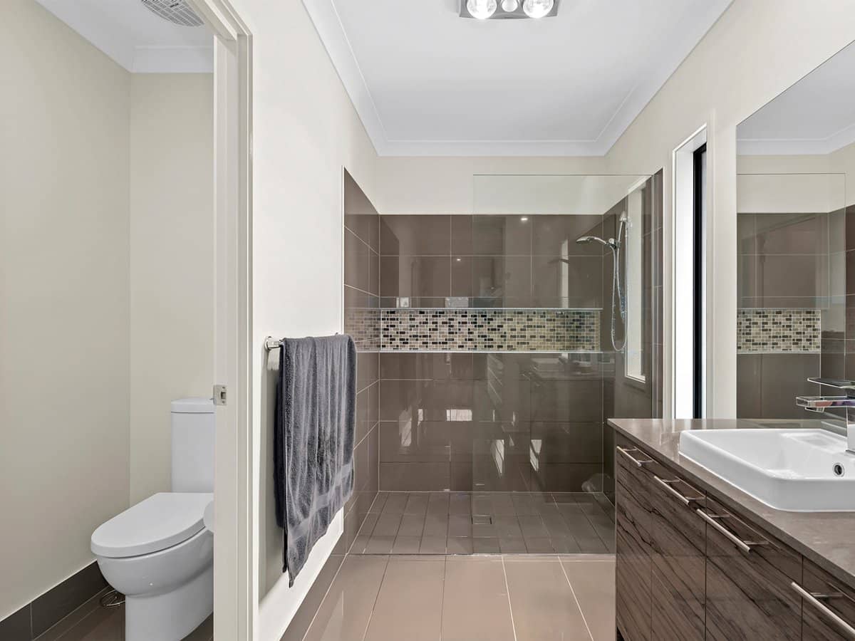 6 Scholard Crescent, BRIDGEMAN DOWNS - Thumbnail 9