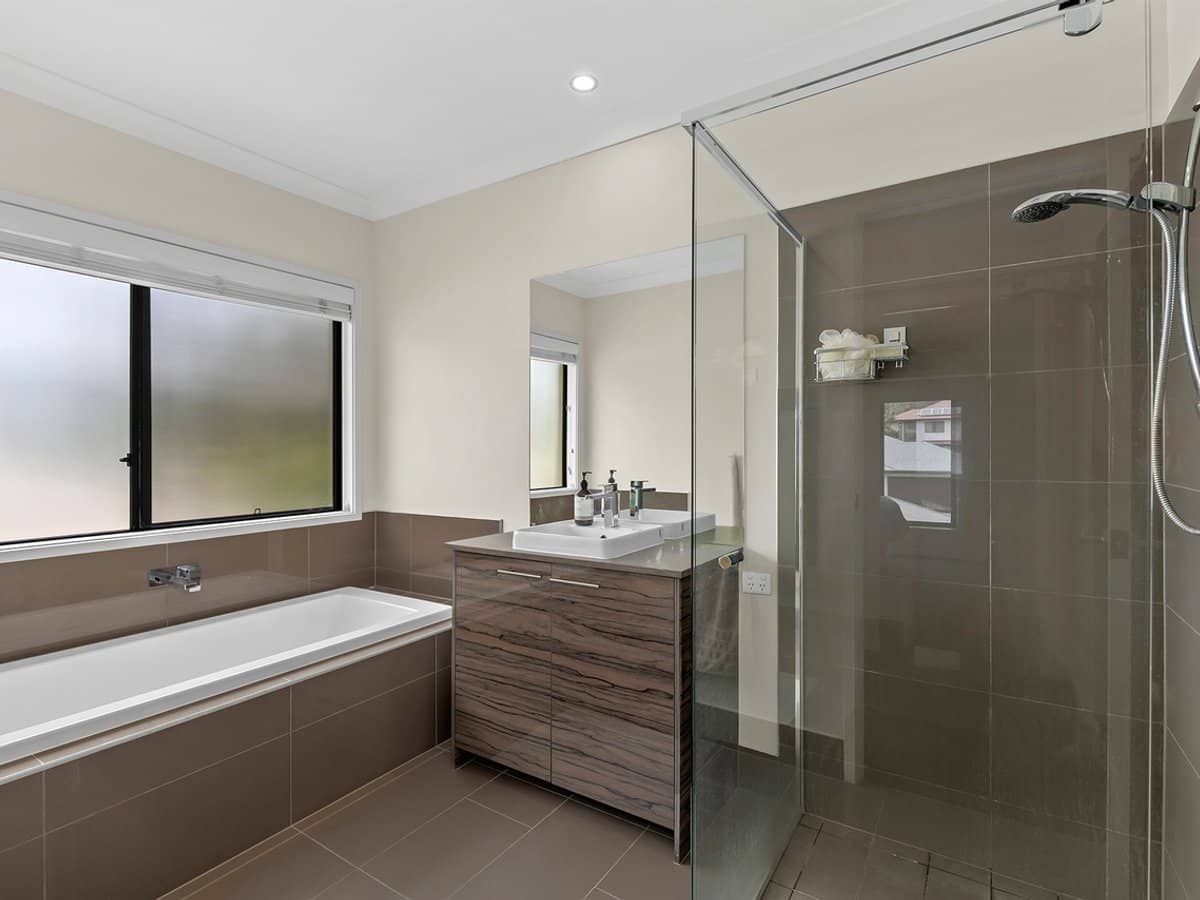 6 Scholard Crescent, BRIDGEMAN DOWNS - Thumbnail 14