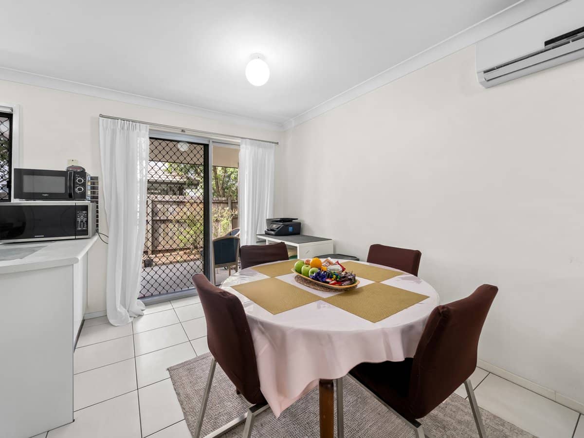 16 Bluebird Avenue, ELLEN GROVE - Thumbnail 5