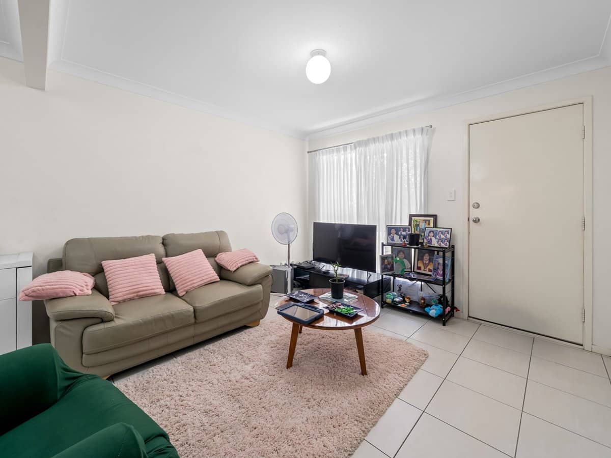 16 Bluebird Avenue, ELLEN GROVE - Thumbnail 8