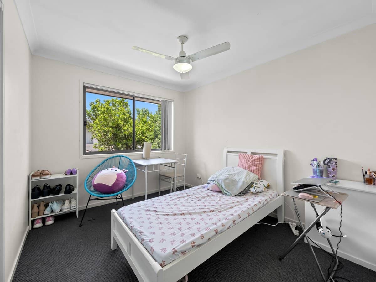 16 Bluebird Avenue, ELLEN GROVE - Thumbnail 10