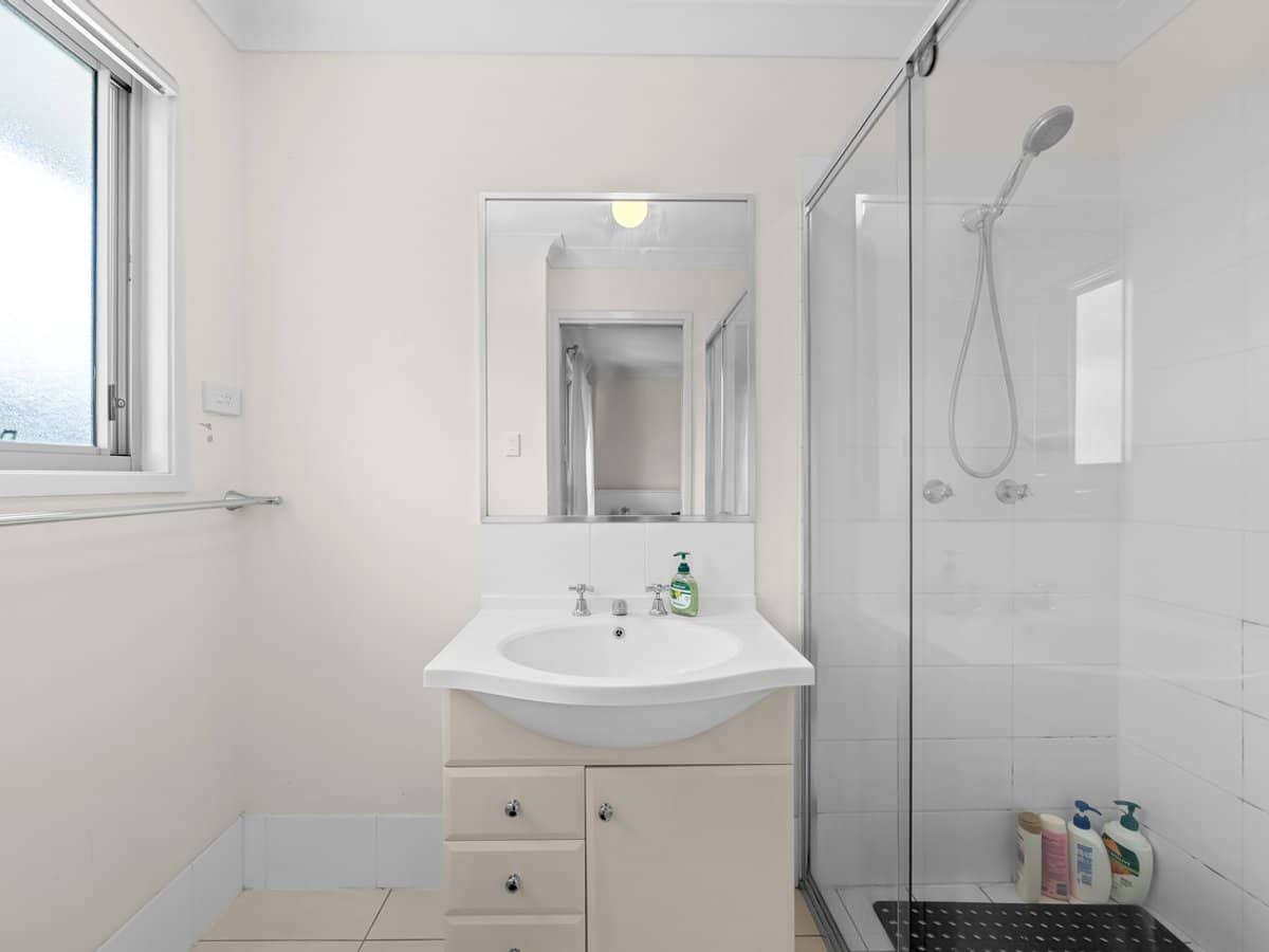 16 Bluebird Avenue, ELLEN GROVE - Thumbnail 13