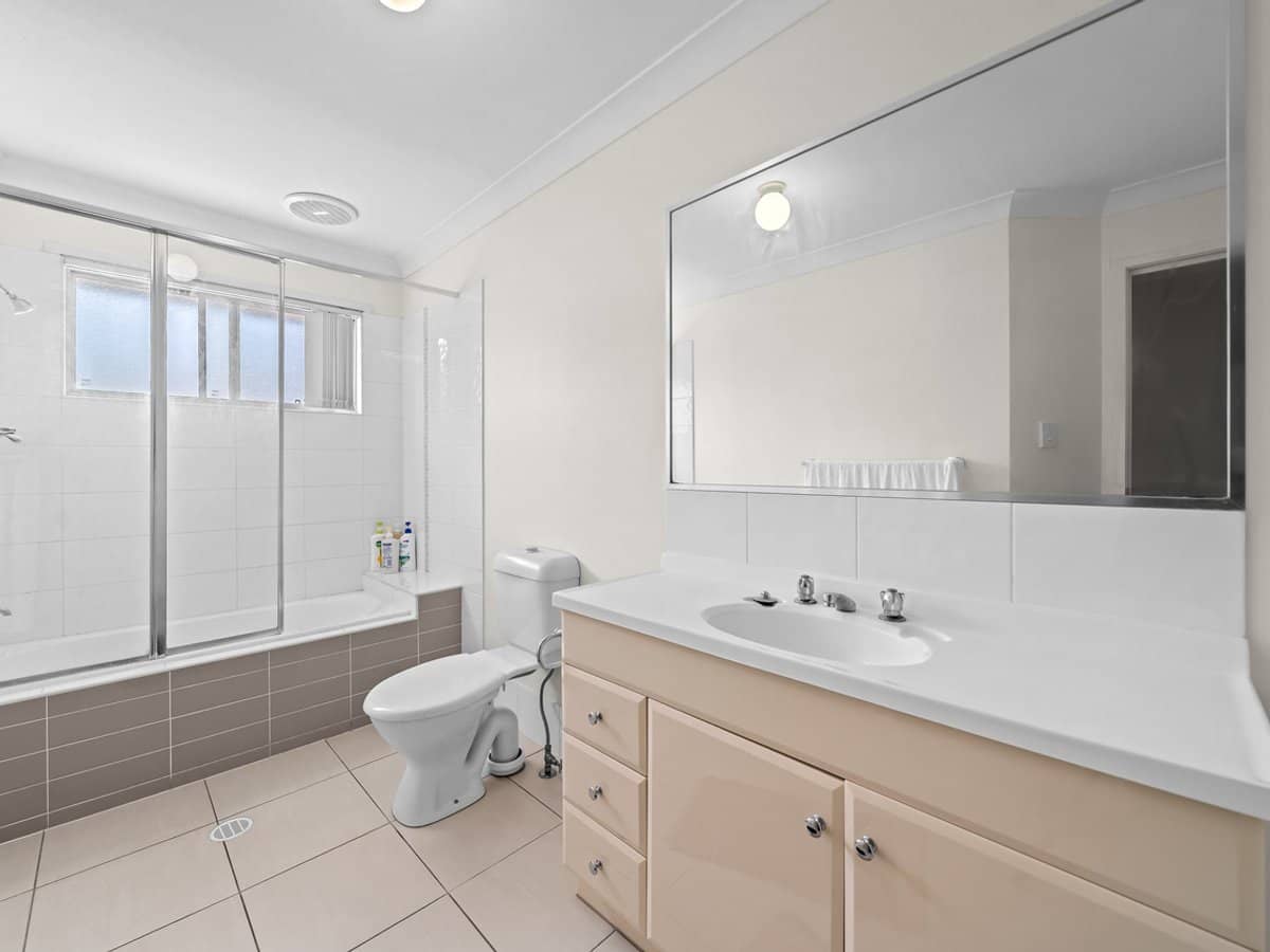 16 Bluebird Avenue, ELLEN GROVE - Thumbnail 14