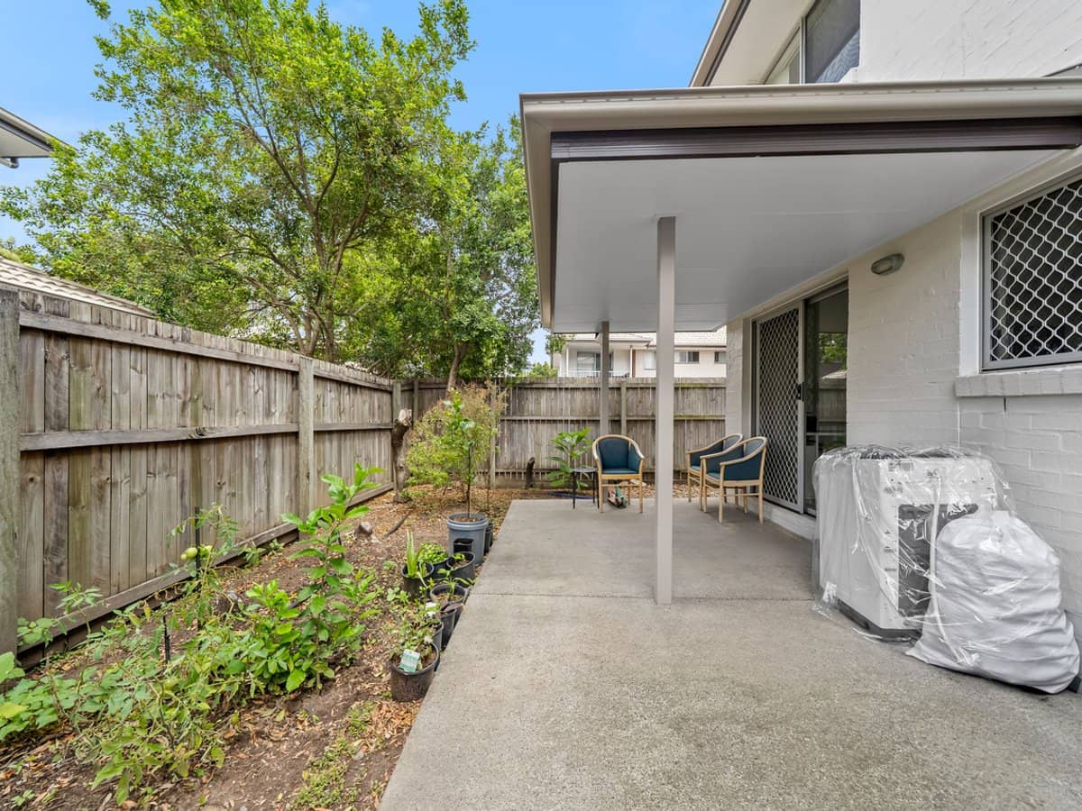 16 Bluebird Avenue, ELLEN GROVE - Thumbnail 18