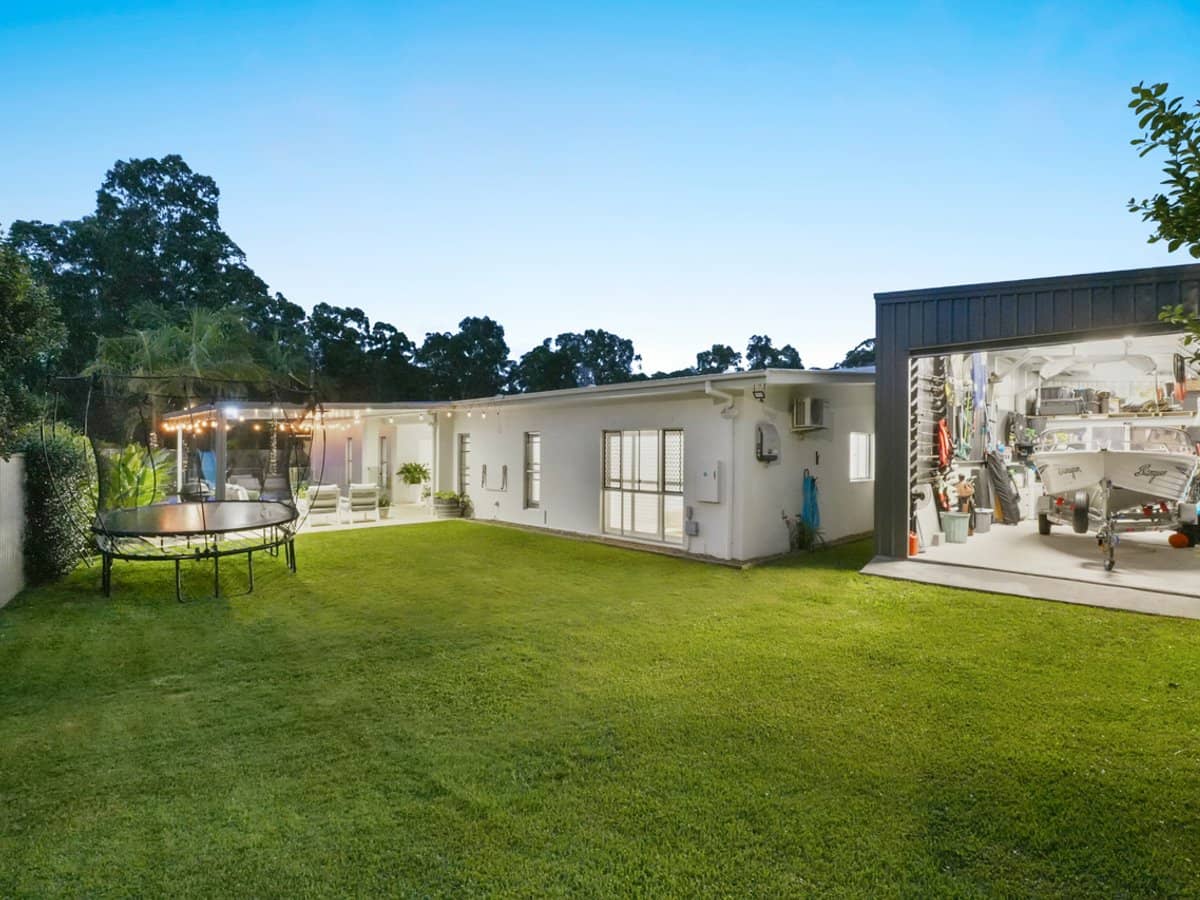 9 Emerson Drive, BONOGIN - Thumbnail 3